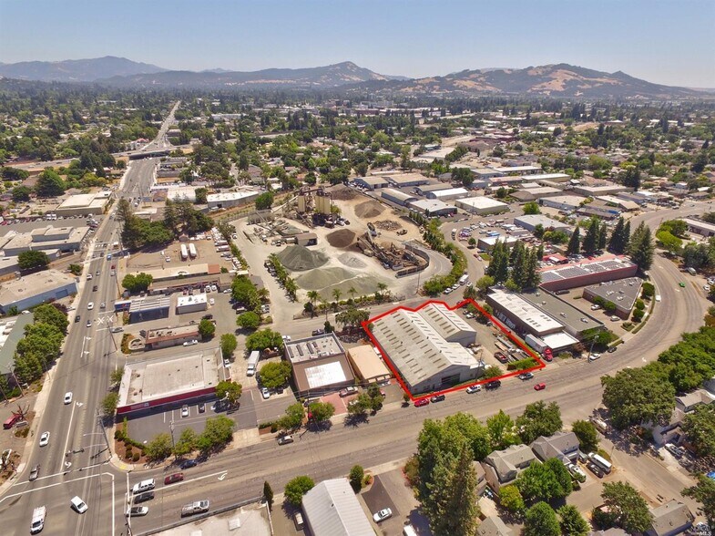 More Photos Of 1071 Maxwell Dr, Santa Rosa Warehouse For Lease