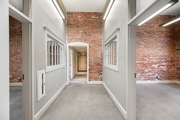 More Photos Of 81 Freight Yard Way, Northfield Showroom For Sale