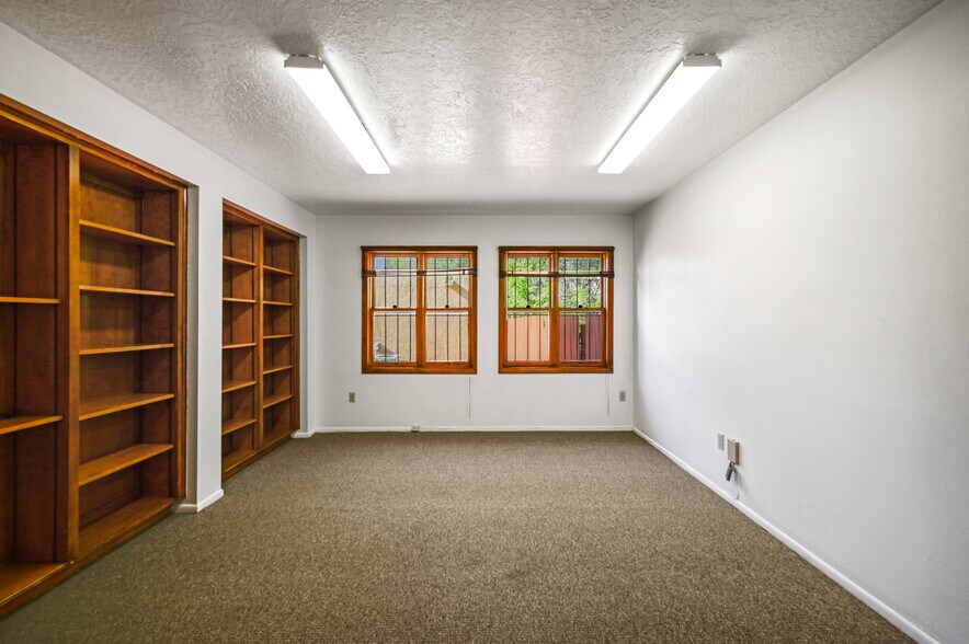 More Photos Of 1464 S Saint Francis Dr, Santa Fe Office For Sale
