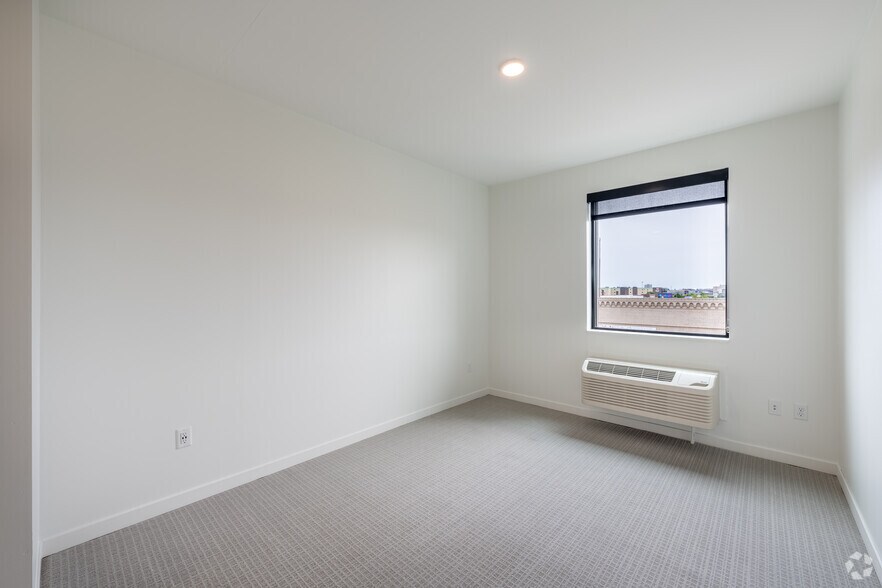 More Photos Of 747 Hampden Ave, Saint Paul Apartments For Sale