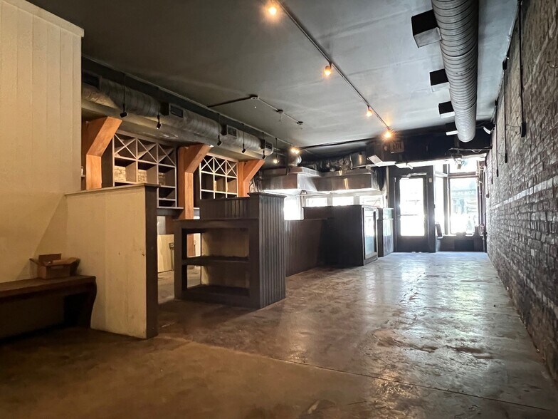 More Photos Of 229 King St, Charleston General Retail For Sale