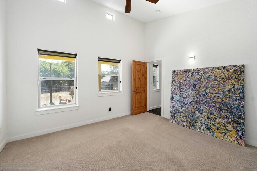 More Photos Of 2236 Webberville Rd, Austin Office For Lease