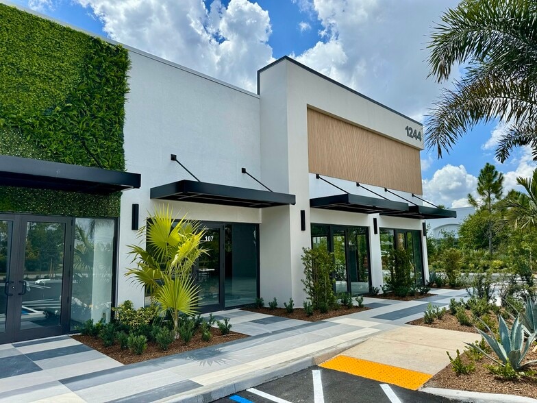 More Photos Of 1250 SW Gatlin Blvd, Port Saint Lucie Unknown For Lease