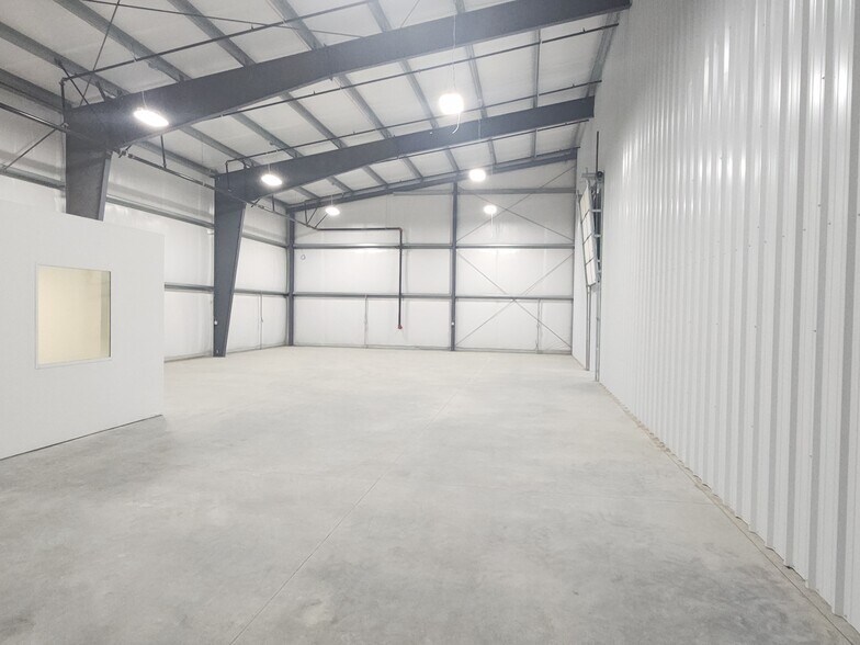 More Photos Of 17454 Adelanto Rd, Adelanto Distribution For Sale