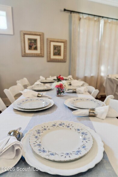 More Photos Of 1908 Gloucester St, Brunswick Restaurant For Sale