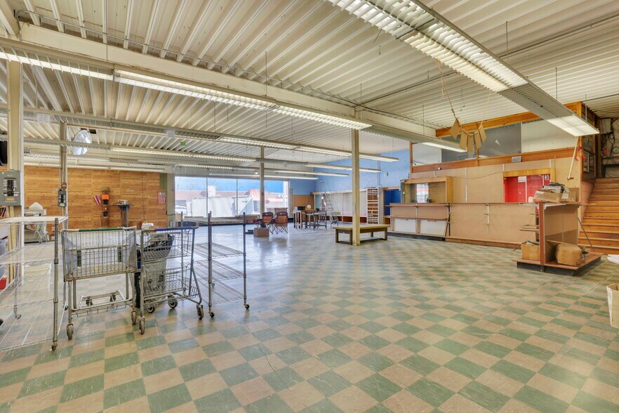 More Photos Of , Lancaster General Retail For Sale