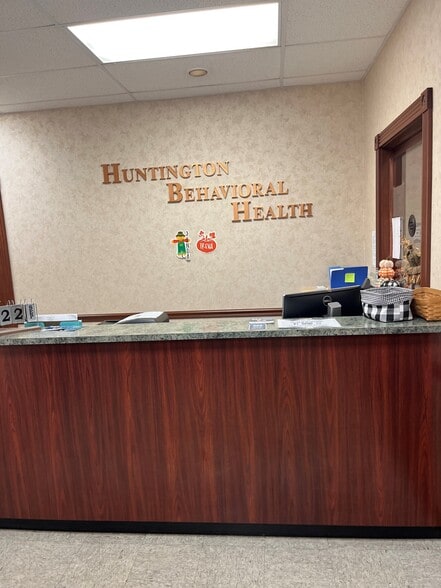 More Photos Of 1415 6th Ave, Huntington Office For Sale