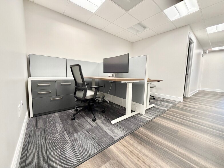 More Photos Of 4440 PGA Blvd, Palm Beach Gardens Coworking Space