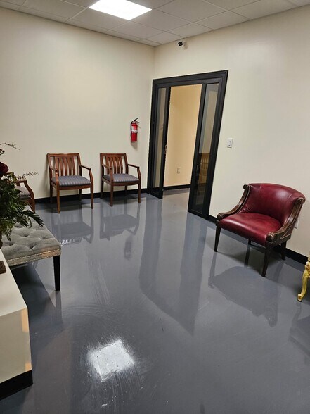Primary Photo Of 118 Madison St, Alexander City Coworking Space
