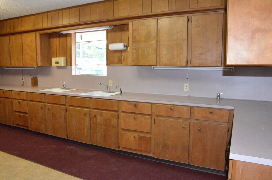 More Photos Of 212 E Houston St, Cleveland Office For Lease