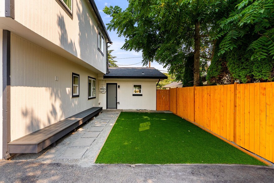 More Photos Of 14643 8th Ave SW, Burien Apartments For Sale