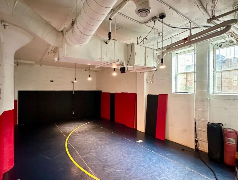 More Photos Of 1729 N 2nd St, Minneapolis Flex For Lease