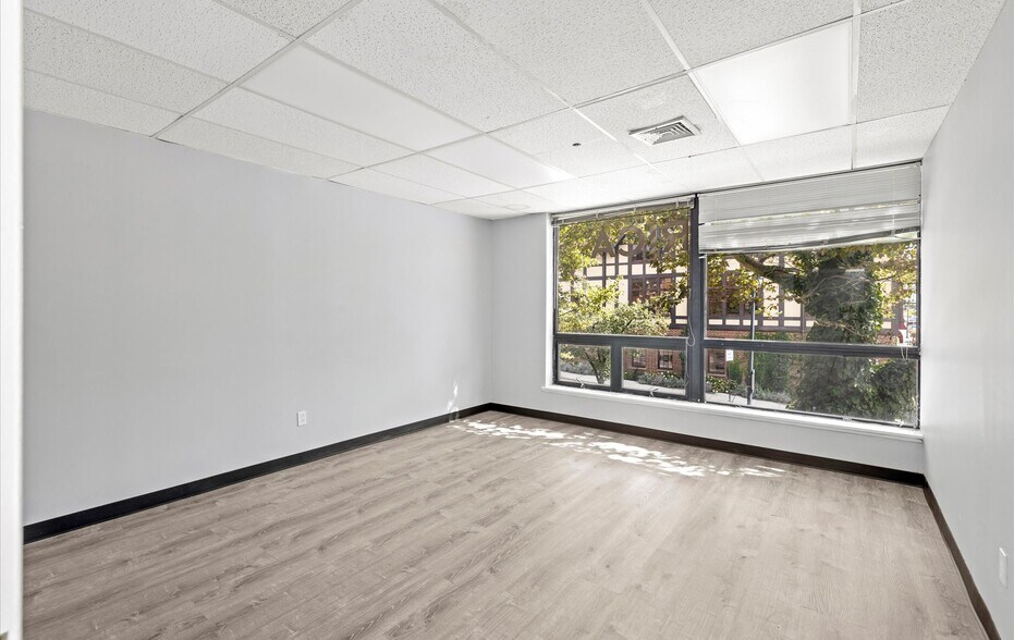 More Photos Of 37-39 Glen St, Glen Cove Office Residential For Sale
