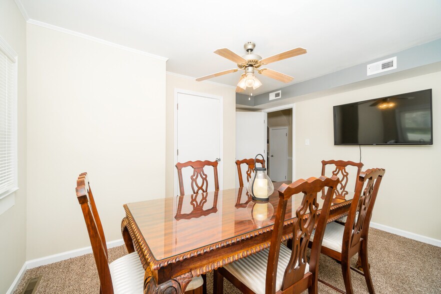 More Photos Of 1113 Lennoxville Rd, Beaufort Loft Creative Space For Sale