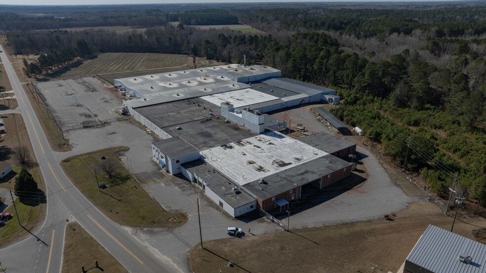 More Photos Of 600 S Parker St, Elm City Manufacturing For Lease