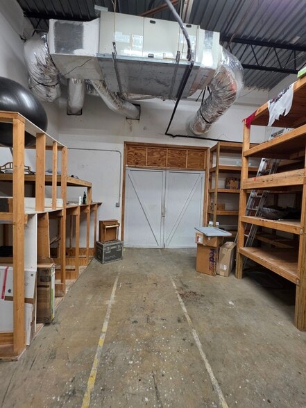 More Photos Of 1401 22nd St N, Saint Petersburg Manufacturing For Lease