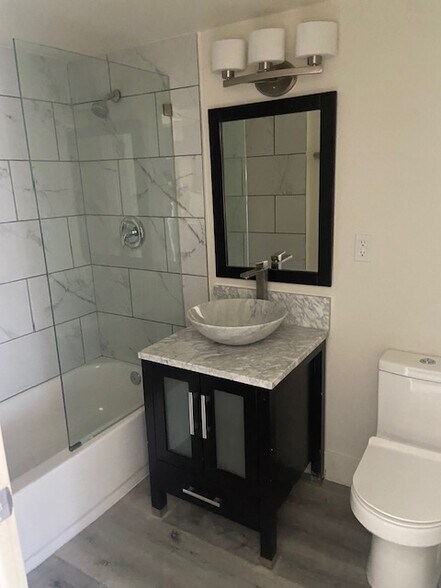 More Photos Of 2001 Fremont St, Las Vegas Apartments For Sale