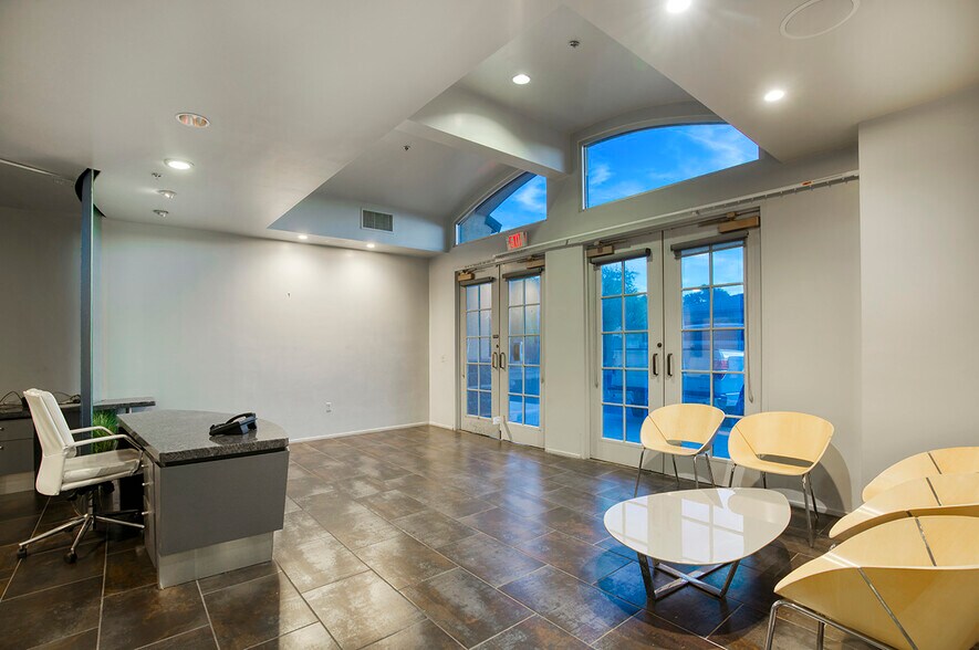 More Photos Of 8438 E Shea Blvd, Scottsdale Medical For Sale