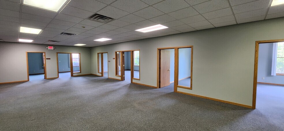 More Photos Of 2365 Woodlake Dr, Okemos Medical For Lease