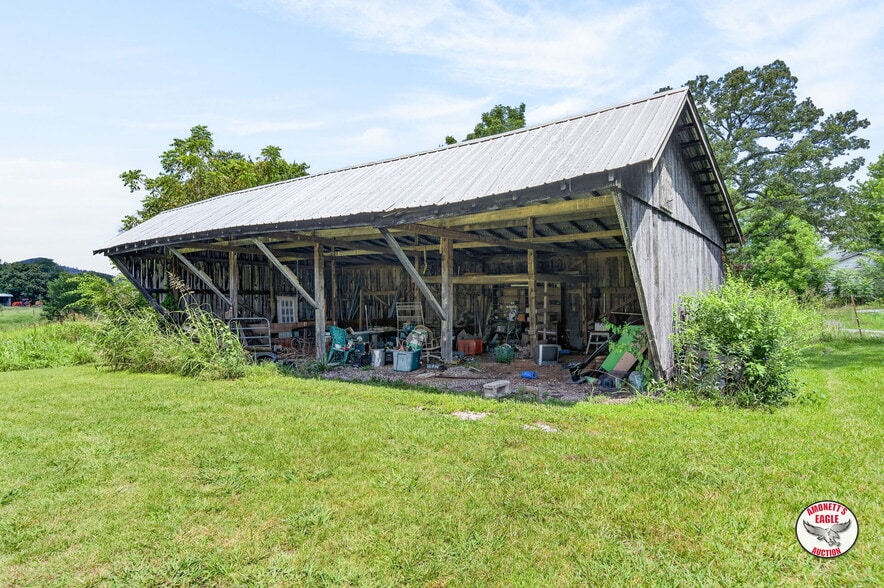 More Photos Of 2969 Moodyville Rd, Byrdstown General Retail For Sale