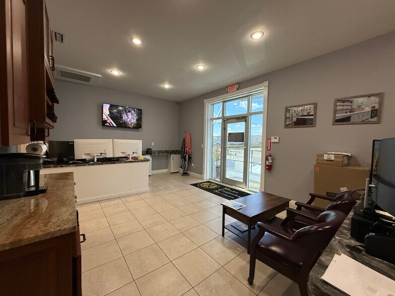 More Photos Of 3580 Old Metro Pkwy, Fort Myers Service For Sale