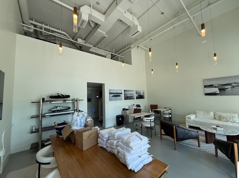 More Photos Of 110 Washington Ave, Miami Beach Apartments For Lease