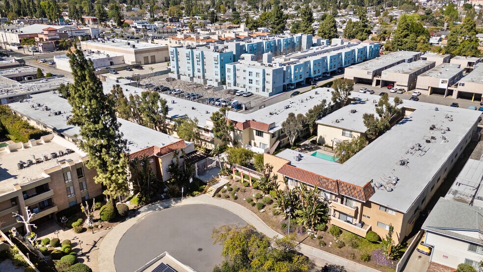 More Photos Of 16867 Kingsbury St, Granada Hills Apartments For Sale