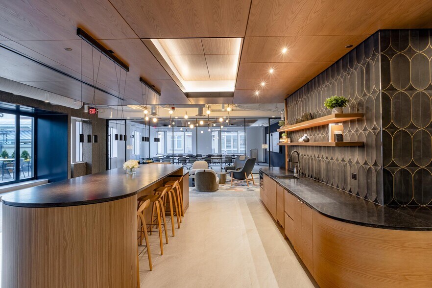 More Photos Of 5404 Wisconsin Ave, Chevy Chase Office For Lease