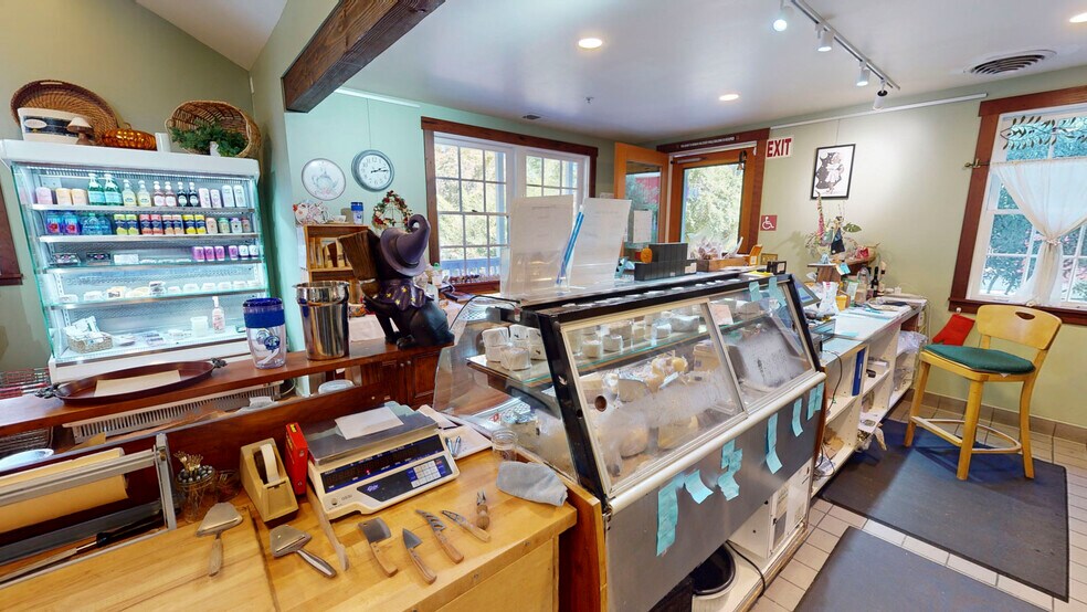 More Photos Of 380 Bohemian Hwy, Sebastopol Storefront Retail Residential For Sale