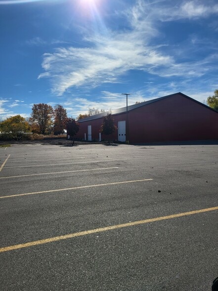 More Photos Of 999 Aero Dr, Cheektowaga Warehouse For Lease