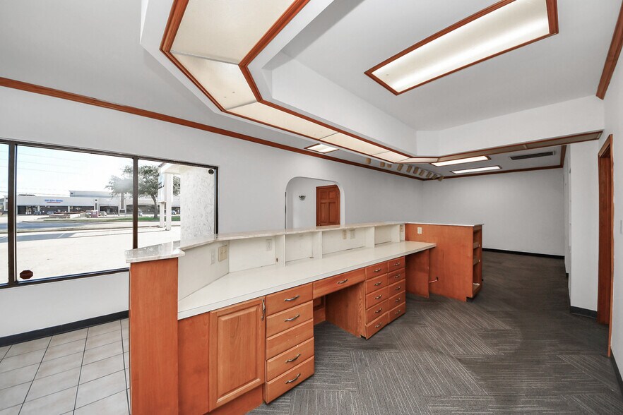 More Photos Of 13615 Bellaire Blvd, Houston Medical For Lease