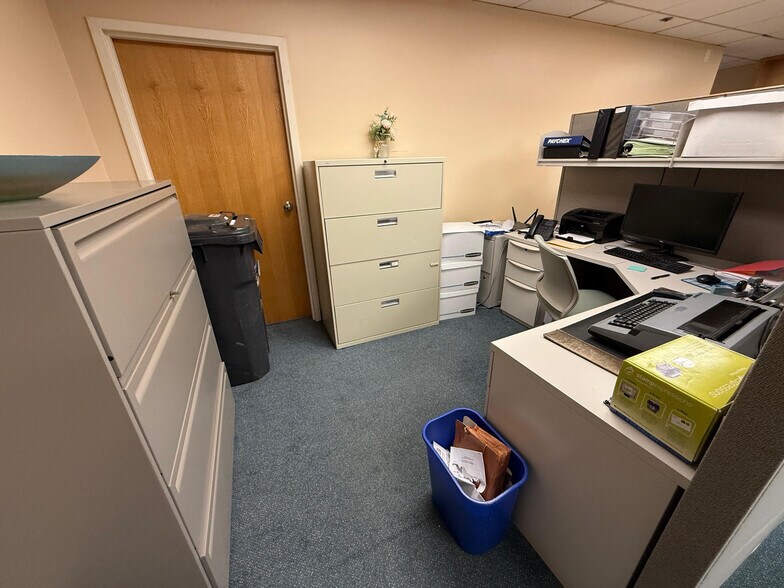 More Photos Of 288 Walnut St, Newton Office For Lease