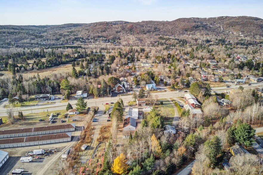 More Photos Of 1550-1560 Rue Michelin, Laval Self Storage For Sale