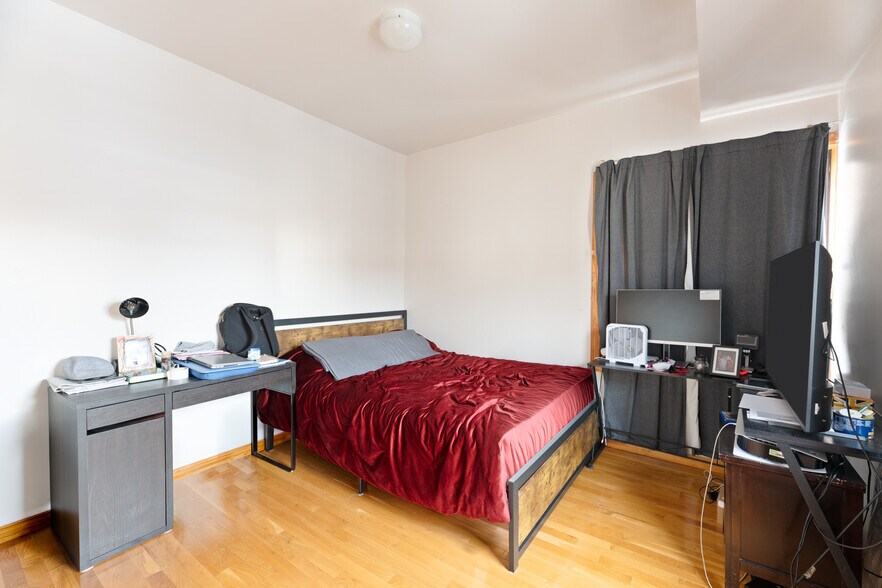 More Photos Of 614-616 Broadway, Bayonne Restaurant For Sale