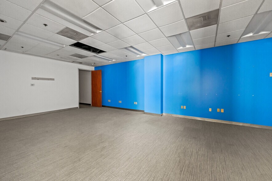 More Photos Of 3 Crowne Point Ct, Sharonville Office For Sale