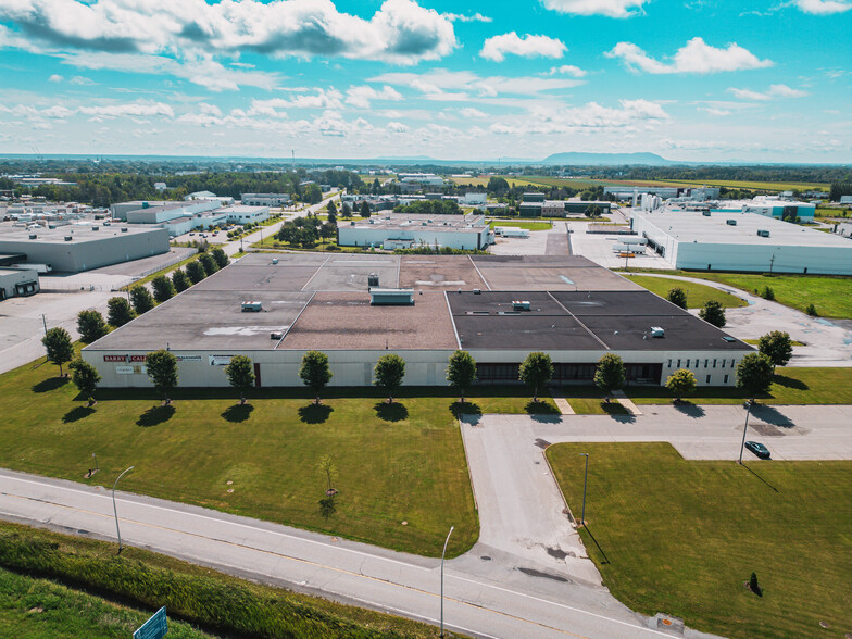 Primary Photo Of 6375 Rue Picard, Saint-hyacinthe Manufacturing For Lease