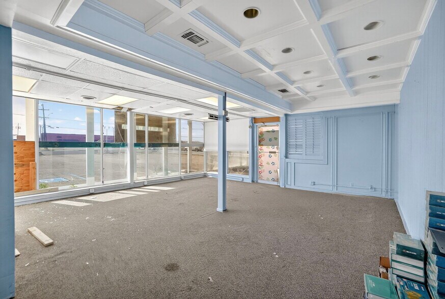 More Photos Of 2201 E 8th St, Odessa Office For Sale