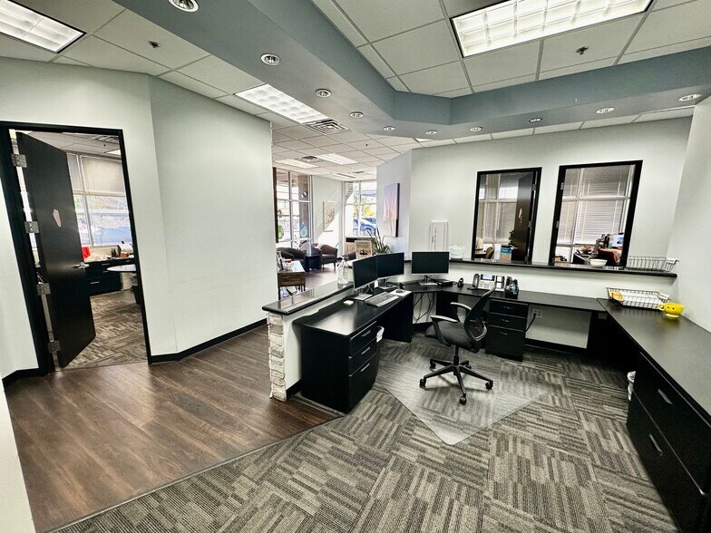 More Photos Of 17100 N 67th Ave, Glendale Office For Sale