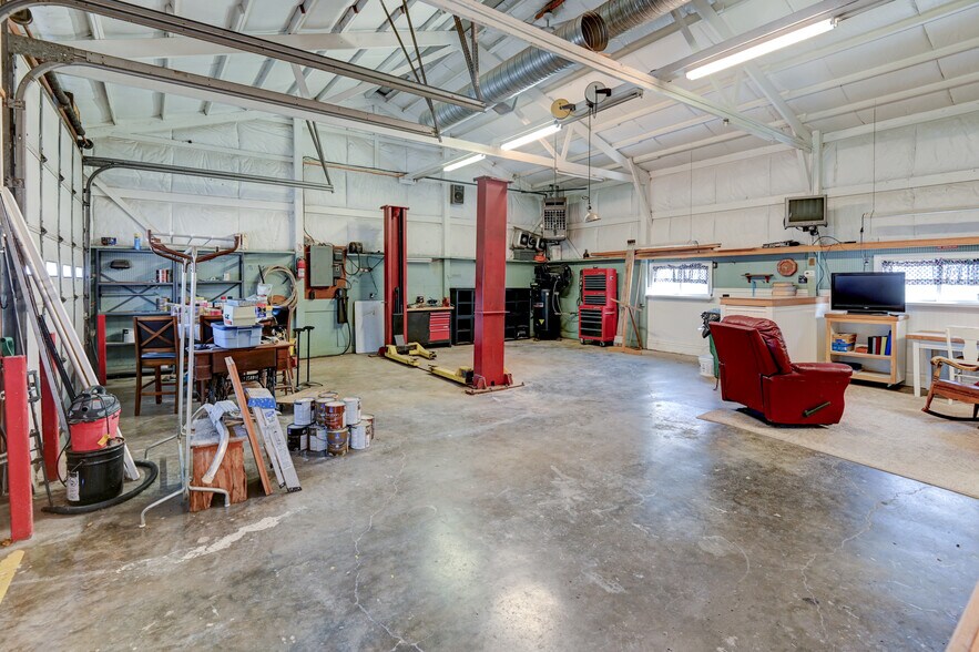 More Photos Of 355 Trackside Dr, Peculiar Warehouse For Sale