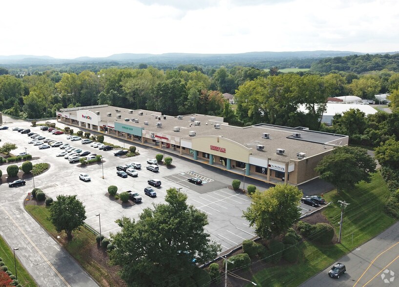 More Photos Of 3025-3123 Berlin Tpke, Newington Unknown For Sale