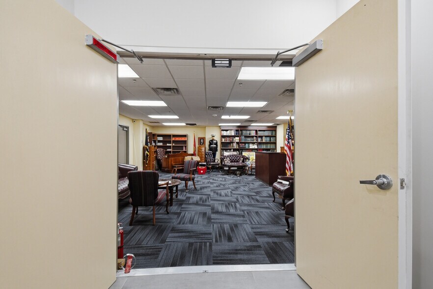 More Photos Of 233 E Bay St, Jacksonville Office For Sale