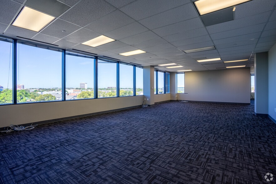 More Photos Of 1250 E Copeland Rd, Arlington Office For Lease