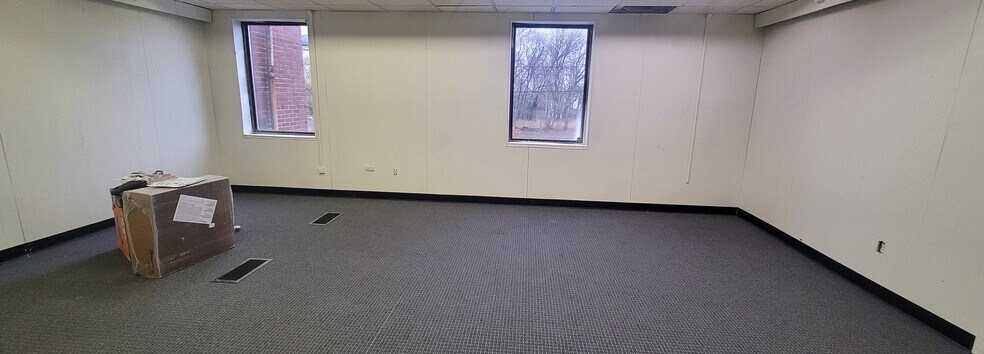 More Photos Of 1120 Oak Hill Ave, Youngstown Warehouse For Lease