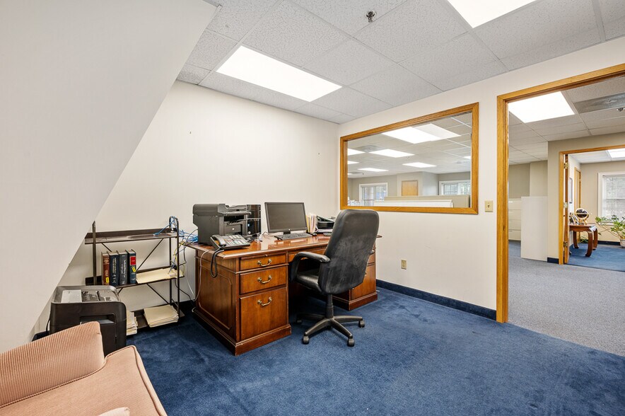 More Photos Of 176 East Main St, Westborough Medical For Sale