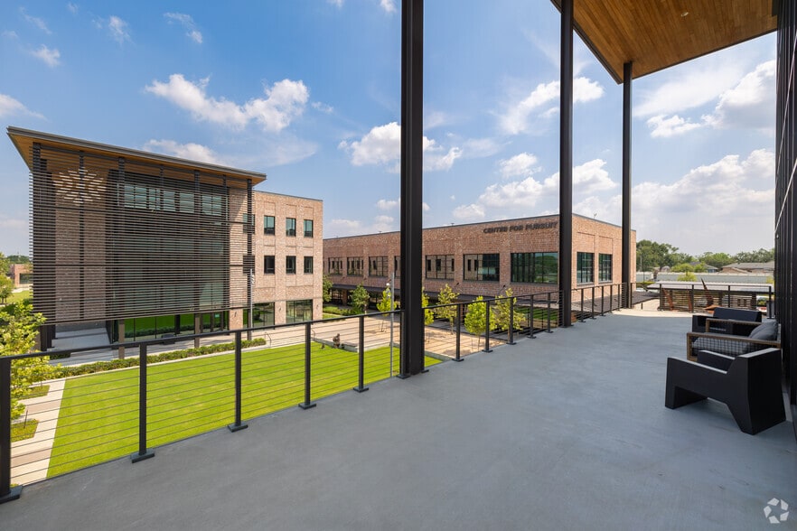 More Photos Of 4400 Harrisburg Blvd, Houston Unknown For Lease