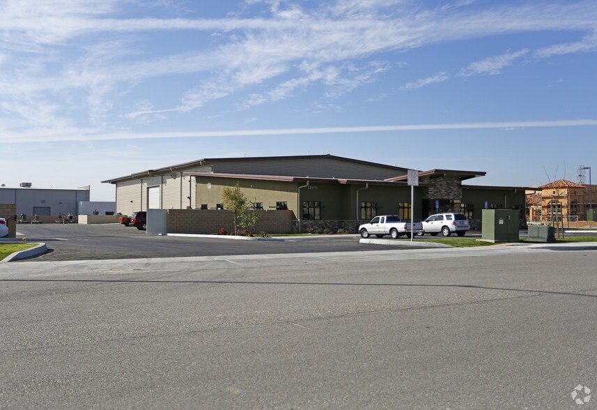 More Photos Of 34929 Flyover Ct, Bakersfield Warehouse For Lease