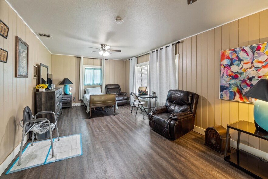 More Photos Of 1415 W Scott Ave, Fresno Assisted Living For Sale