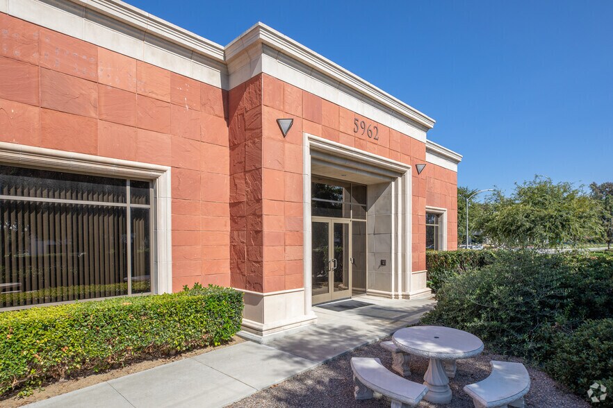 More Photos Of 5962 Priestly Dr, Carlsbad Office For Sale