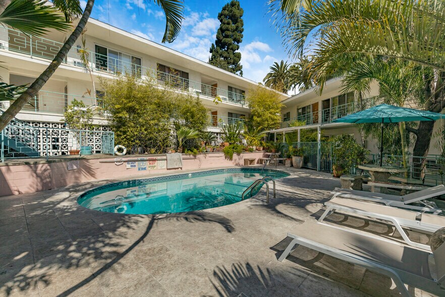 More Photos Of 1959 Grace Ave, Los Angeles Apartments For Sale