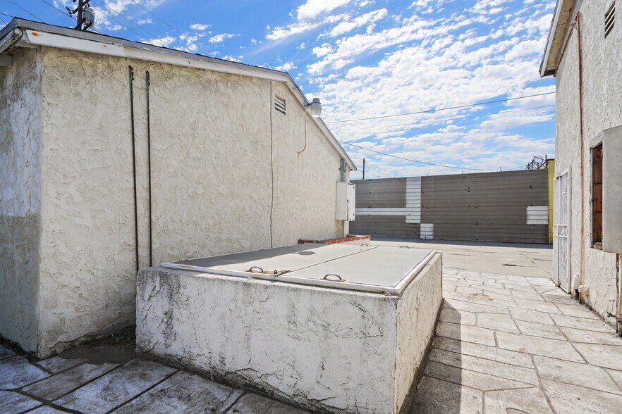 More Photos Of 1108 E 84th Pl, Los Angeles Religious Facility For Sale